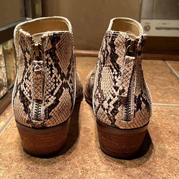 NWOT Faux Snake Skin Booties - Picture 9 of 11